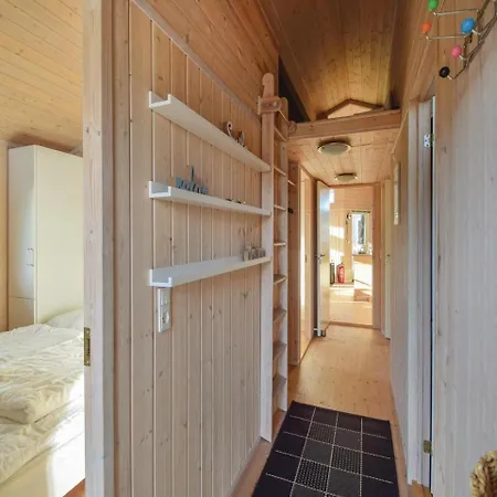Three-bedroom Holiday In Juelsminde *