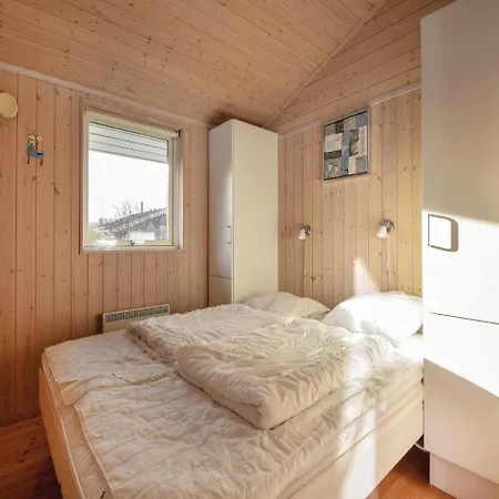 Three-bedroom Holiday In Juelsminde 度假居